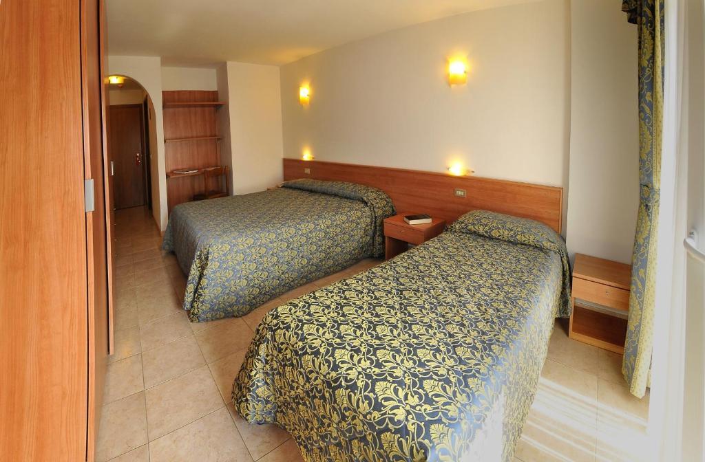 Hotel Alpen Andalo Rum bild